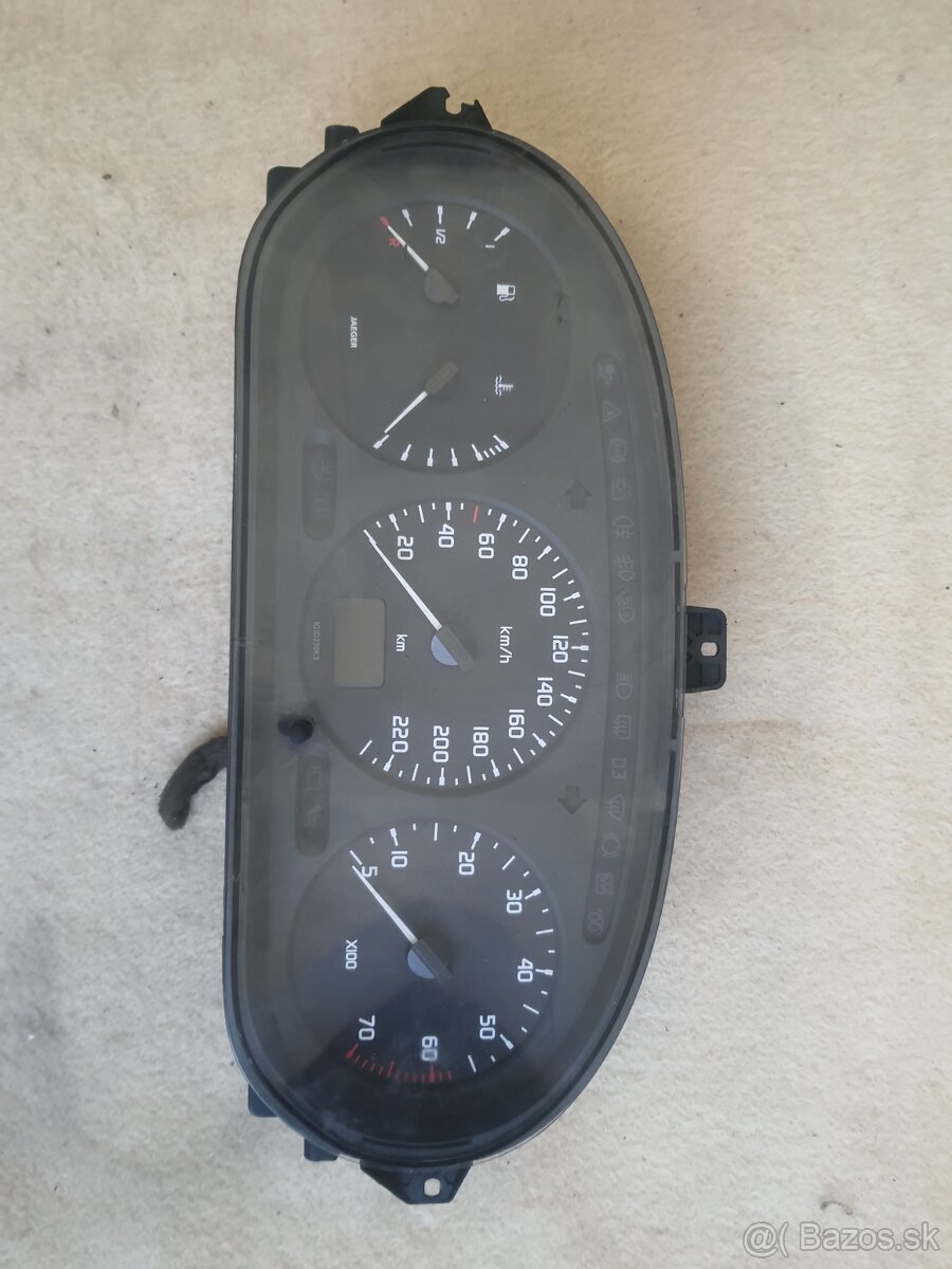 Budíky na Renault mégane r.v. 1997