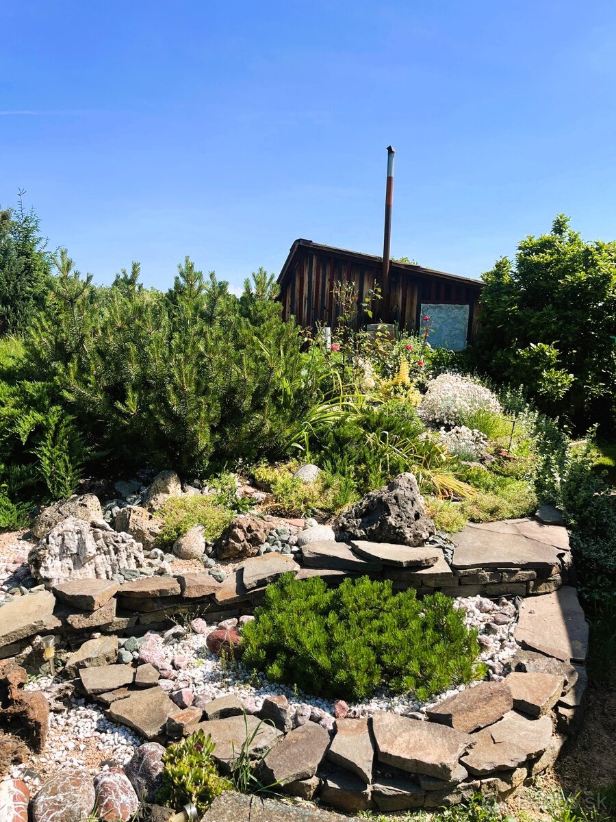 Záhradný domček so slnečným pozemkom Levice - Kalinčiakovo