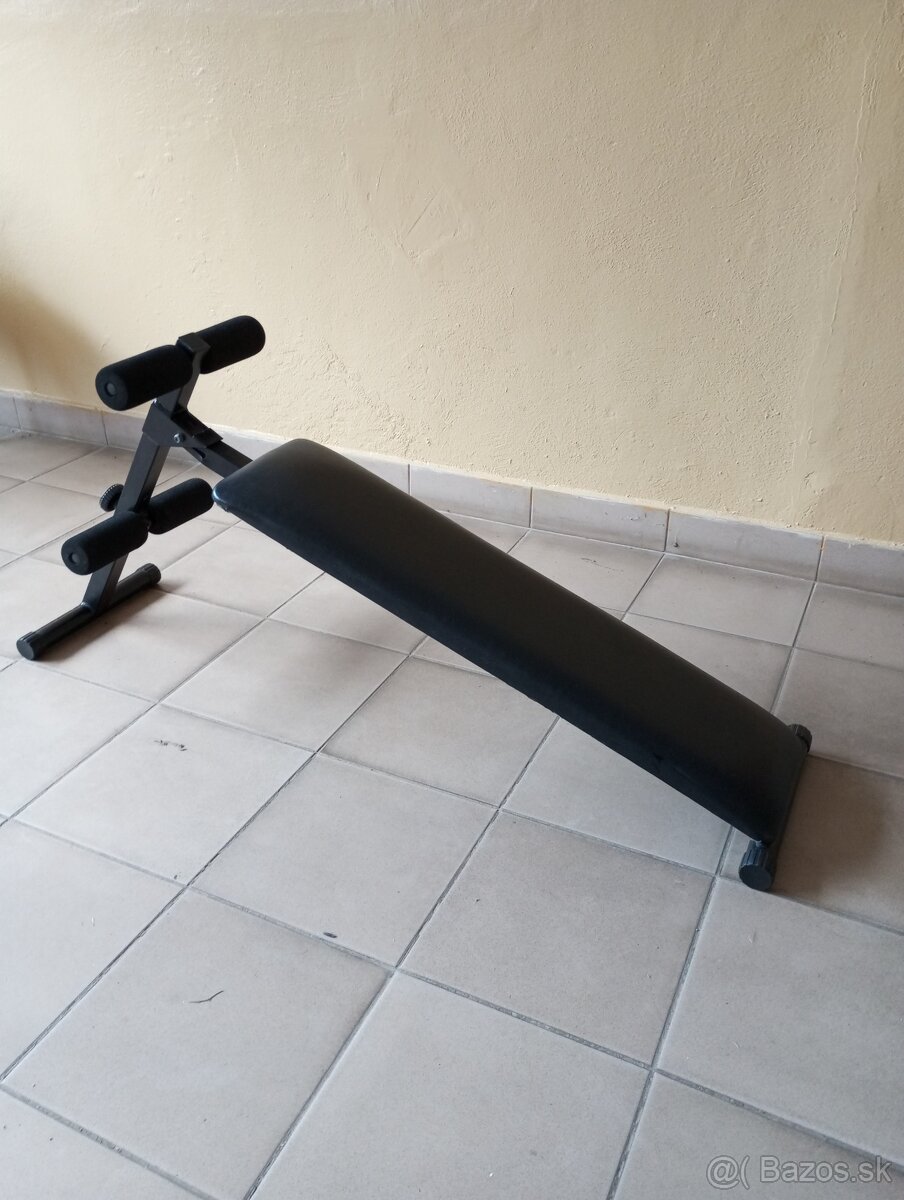 Šikmá lavička na brucho - za 1/2 ceny