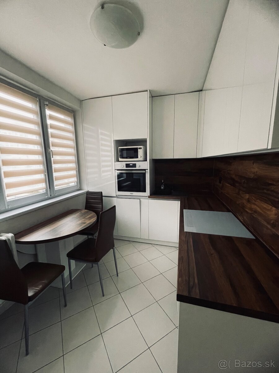 Prenajmem 2izbový byt v centre mesta Poprad