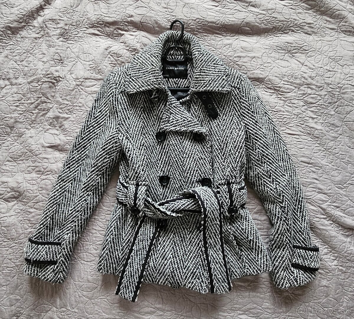 Kabát Zara, číslo M