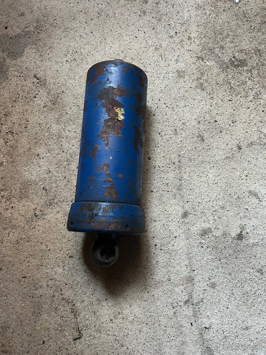 Hydraulický piest, kiper, mailer