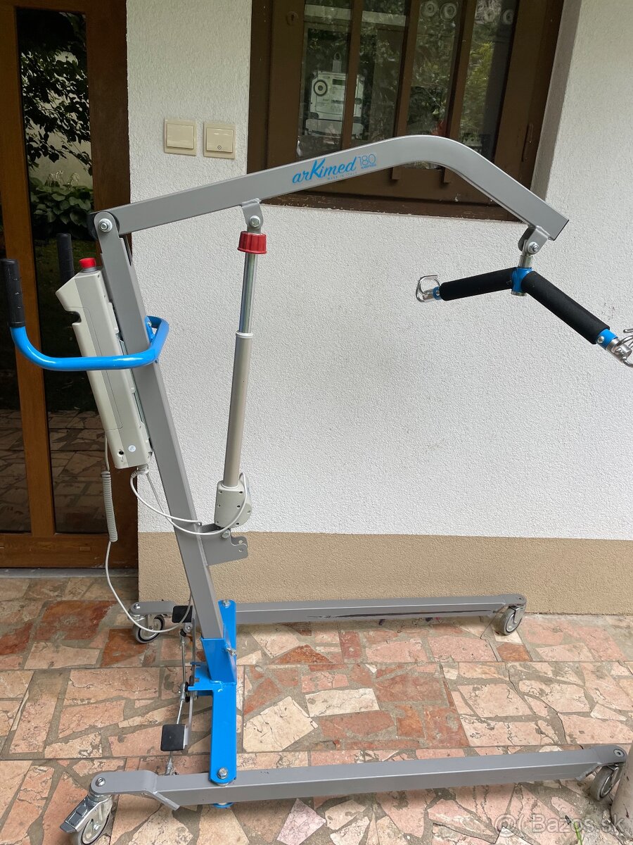 Elektrický zdvihák pre imobilných - pojazdný