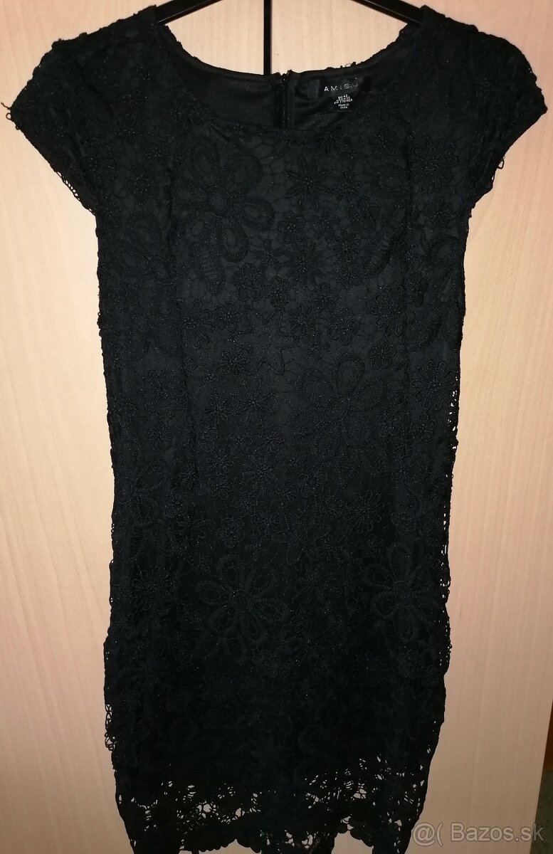 Čierne krajkové šaty