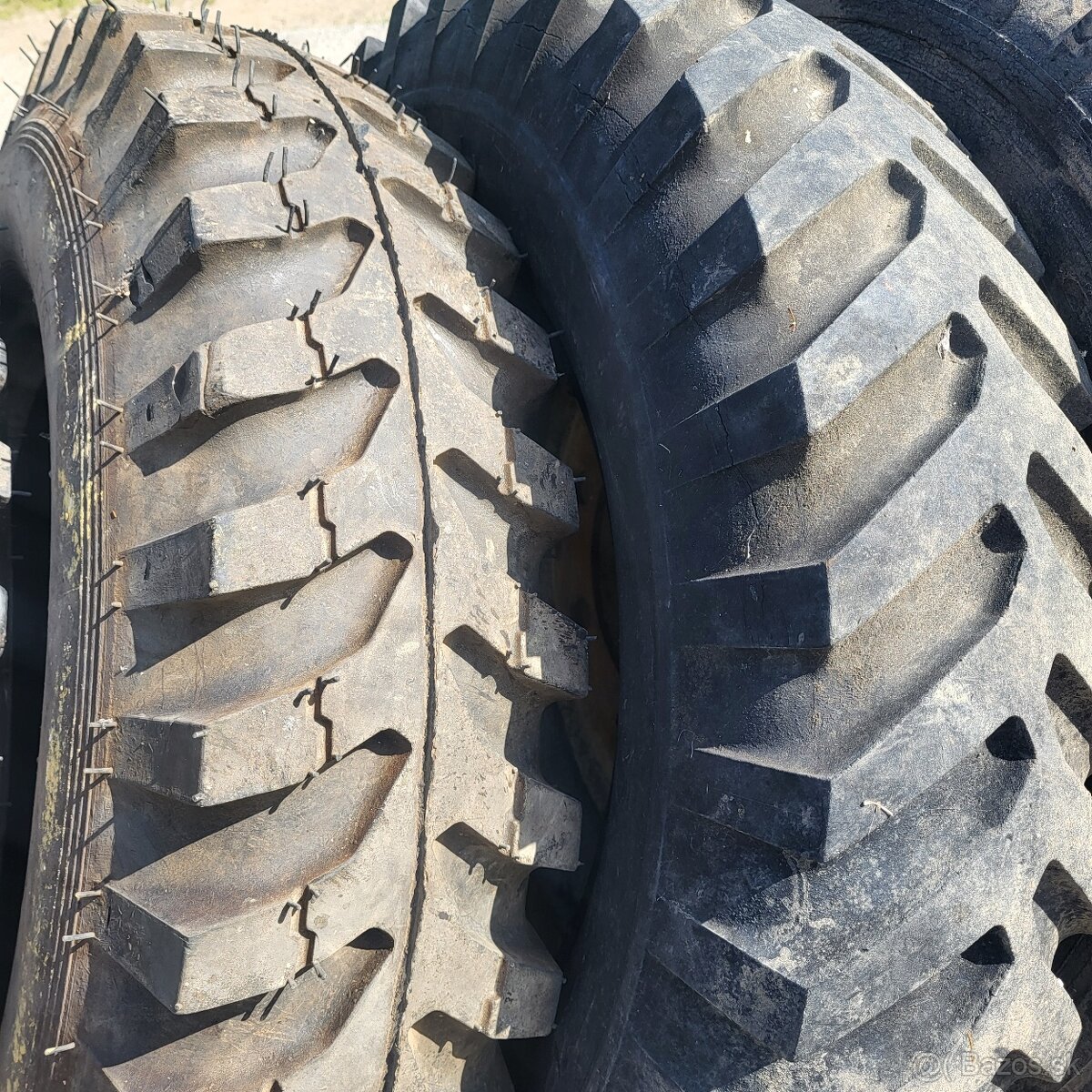 V3s pneu 8.25x20
