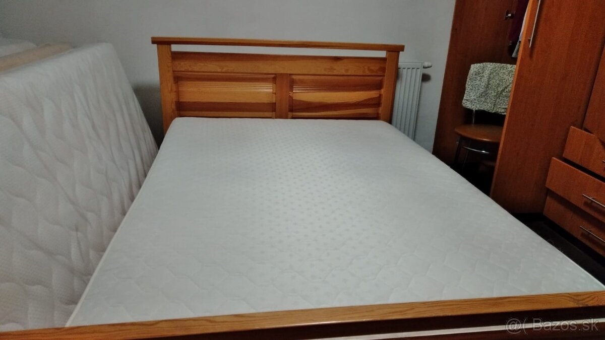 Manželská posteľ