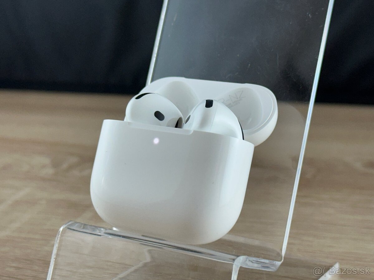 NOVÉ Apple AirPods 4