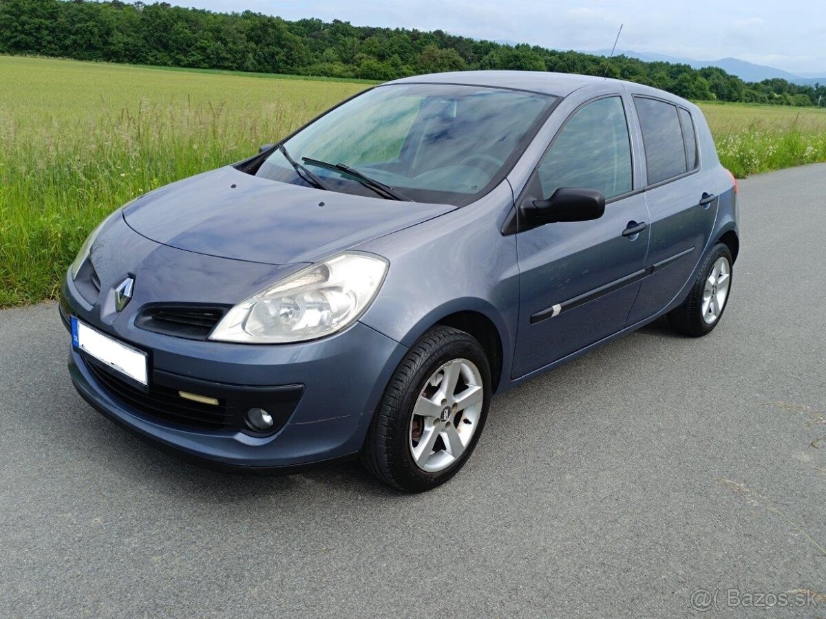 Renault Clio,1.2 benzín s klímou a ťažným, STK do 12/2026