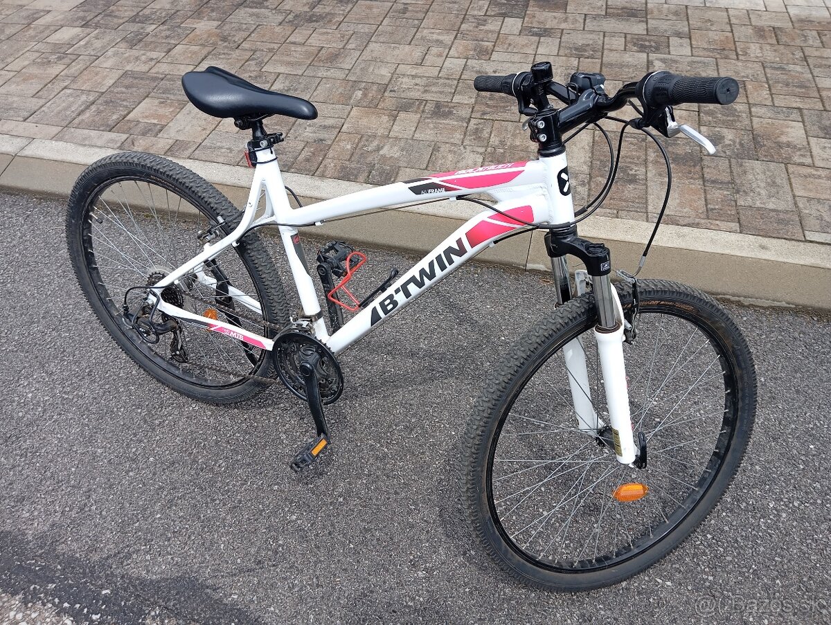 Predám zachovalý bicykel