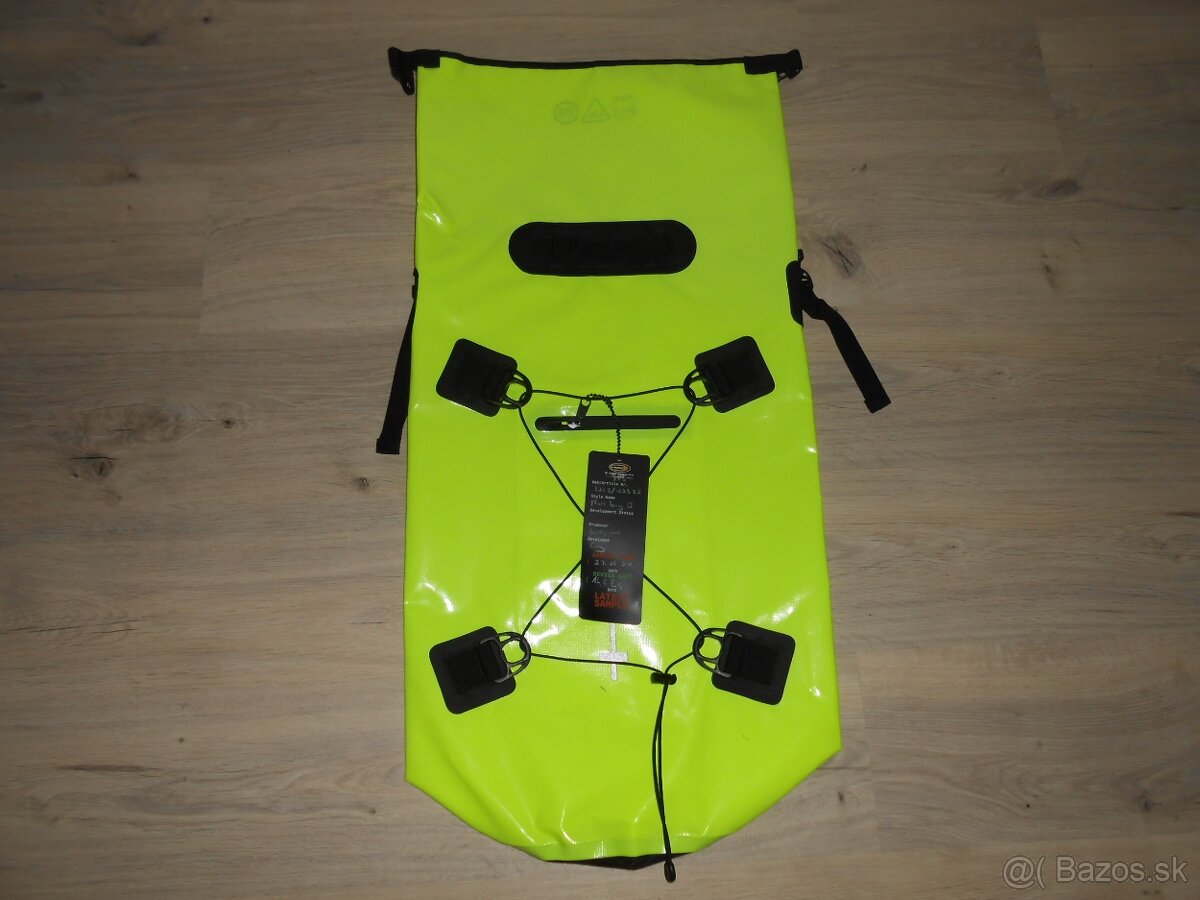 Predam uplne novy nepremokavy ROLL BAG HELD