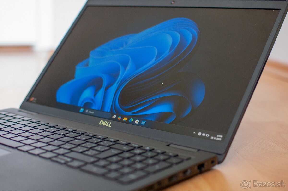 Dell Latitude 3520 - i5 4-core, 16GB DDR4, 512 SSD