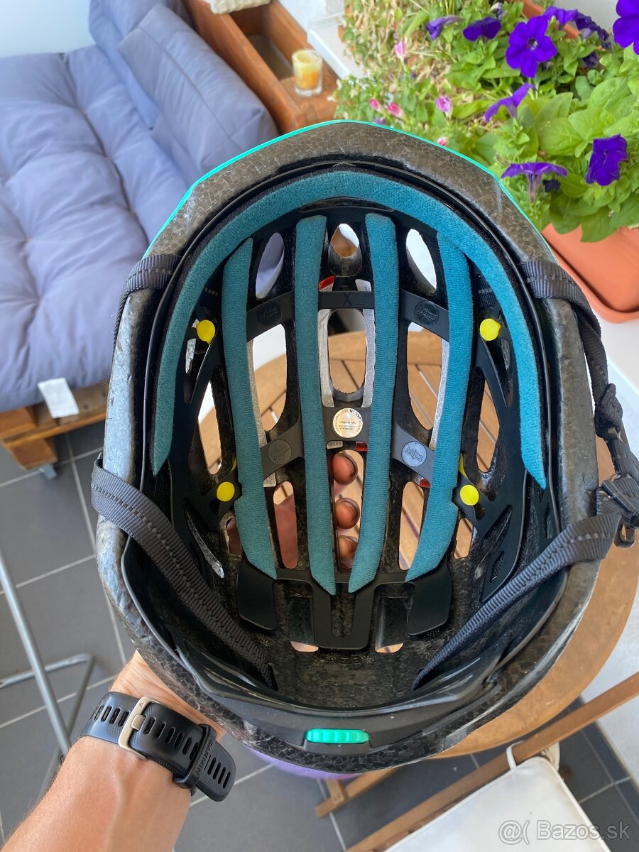 Specialized prilba