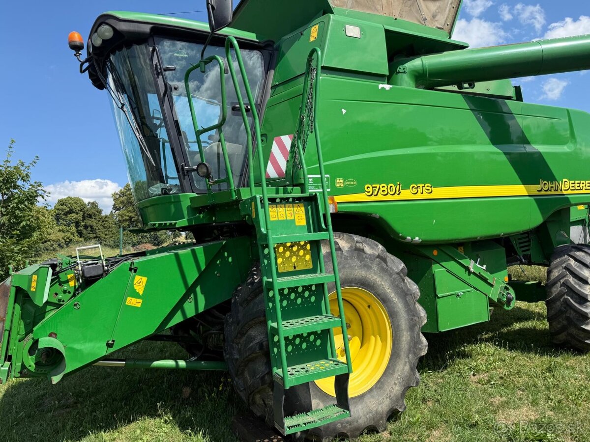 Sklízecí mlátička John Deere 9780i CTS ROK 2007, žací lišta