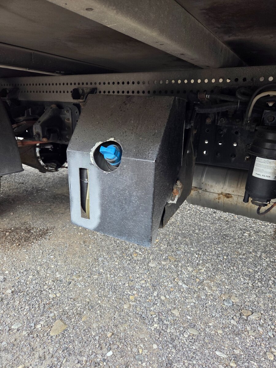 AD Blue nádrž + čerpadlo Mitsubishi Fuso Canter