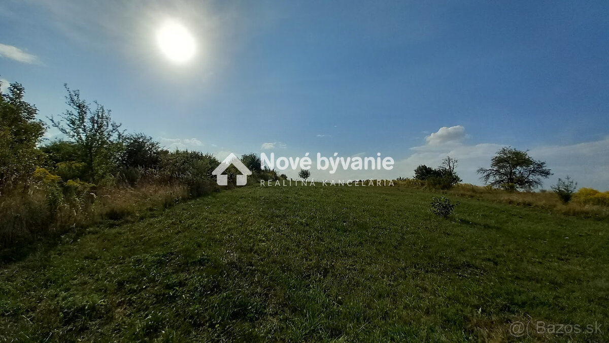 Slnečná záhrada nad obcou Gyňov