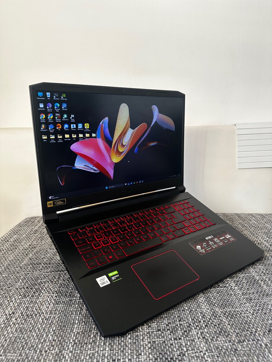 Acer Nitro 5 + Xbox ovládače