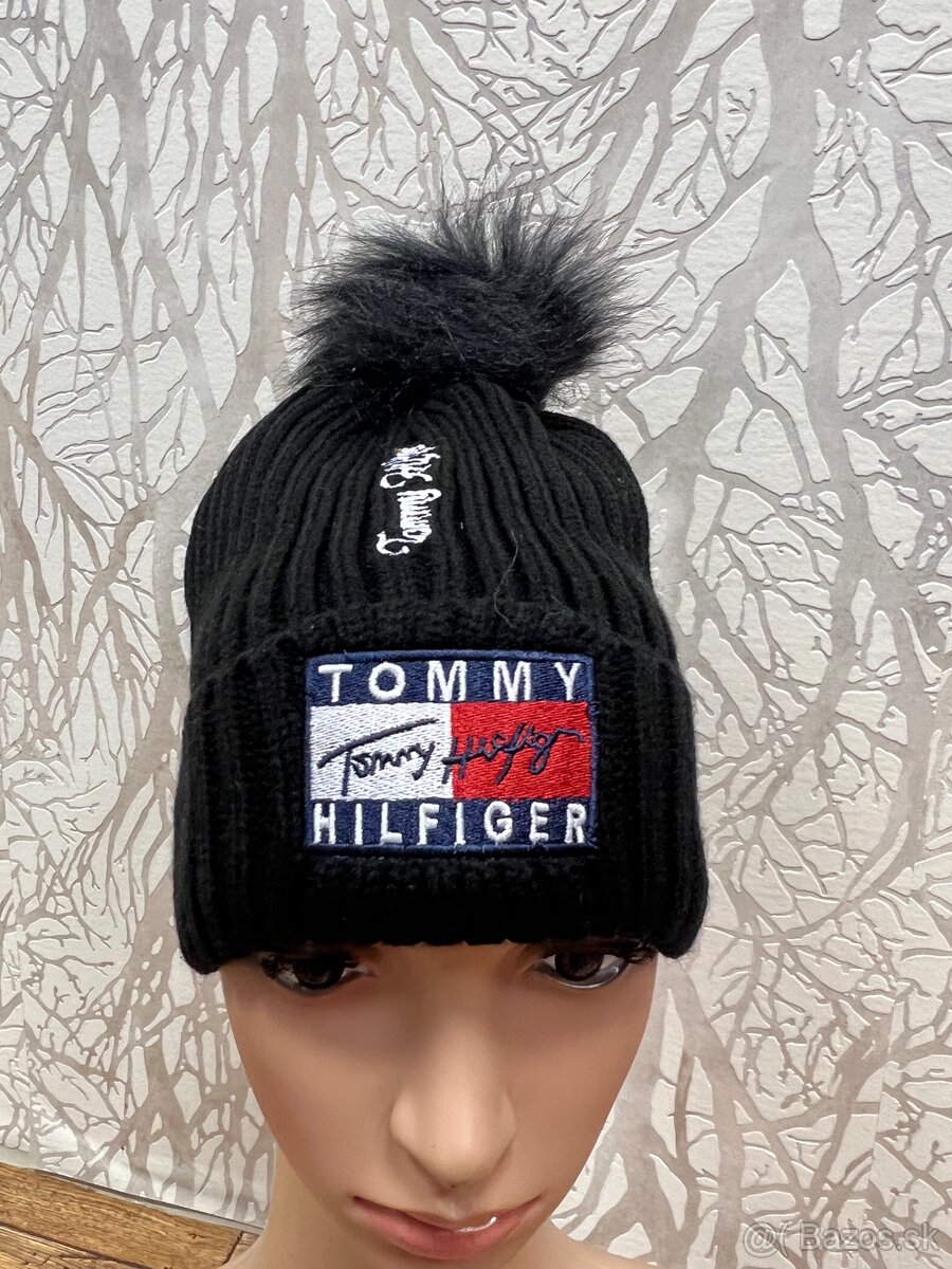 Damska cierna unisex ciapka s brbolcom