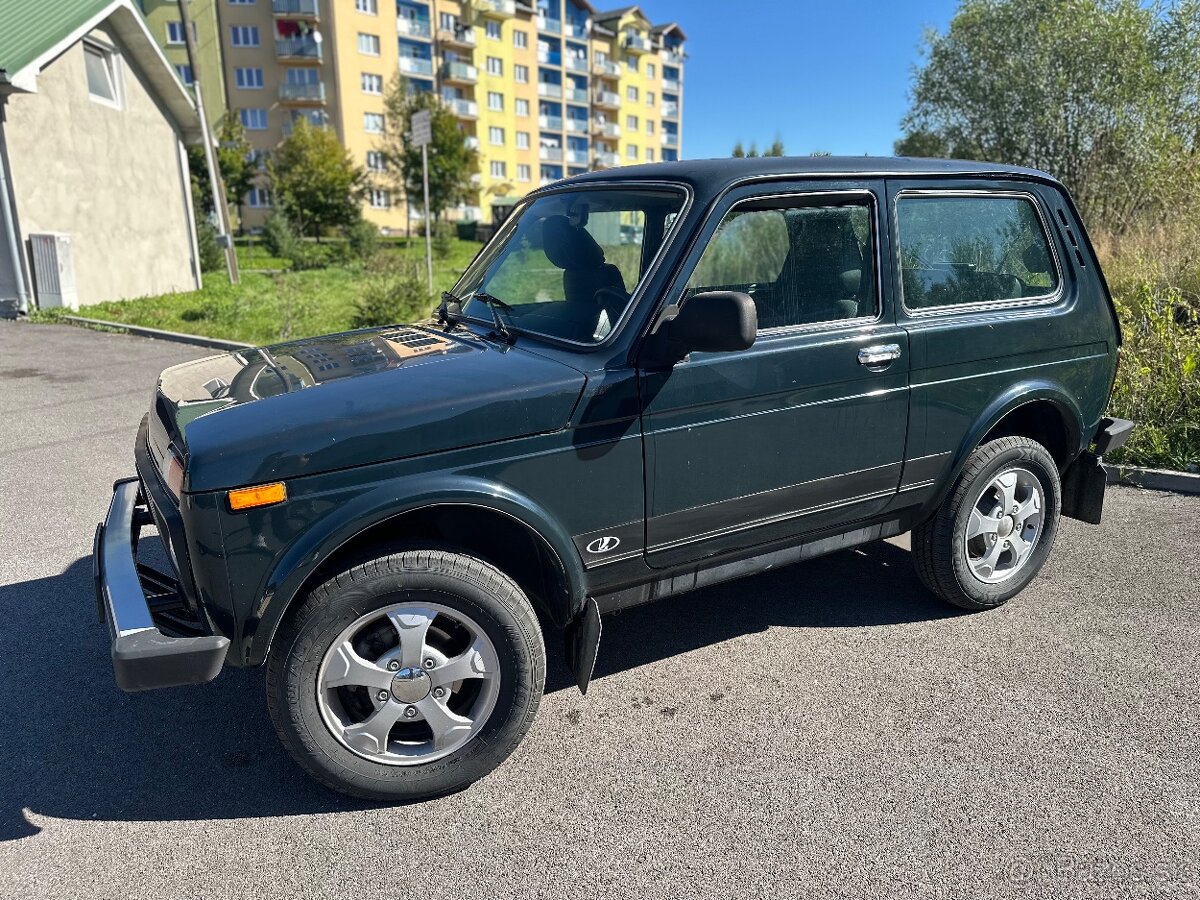 LADA Niva len 9,700km