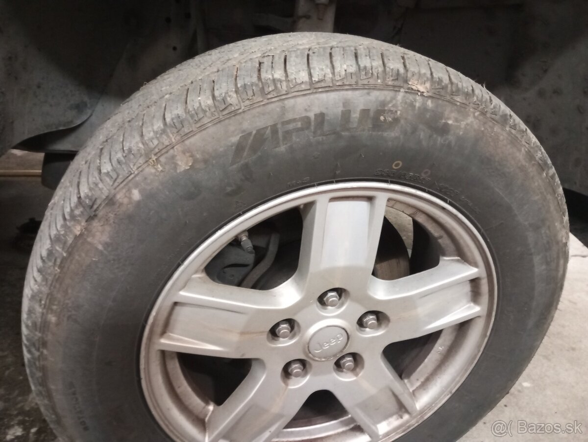Zimná sada zánovná Jeep 5x127 pneu 235/65 R17