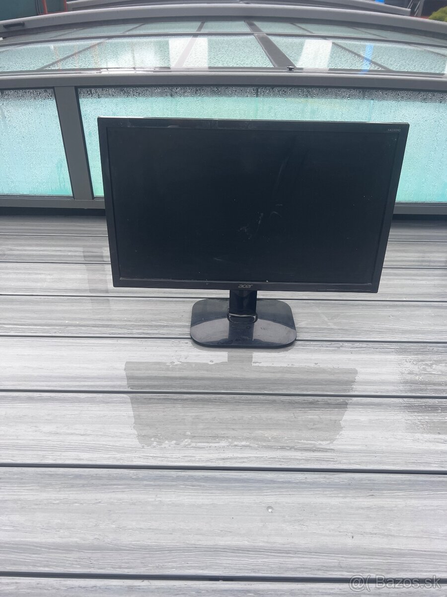 LCD MONITOR 22”