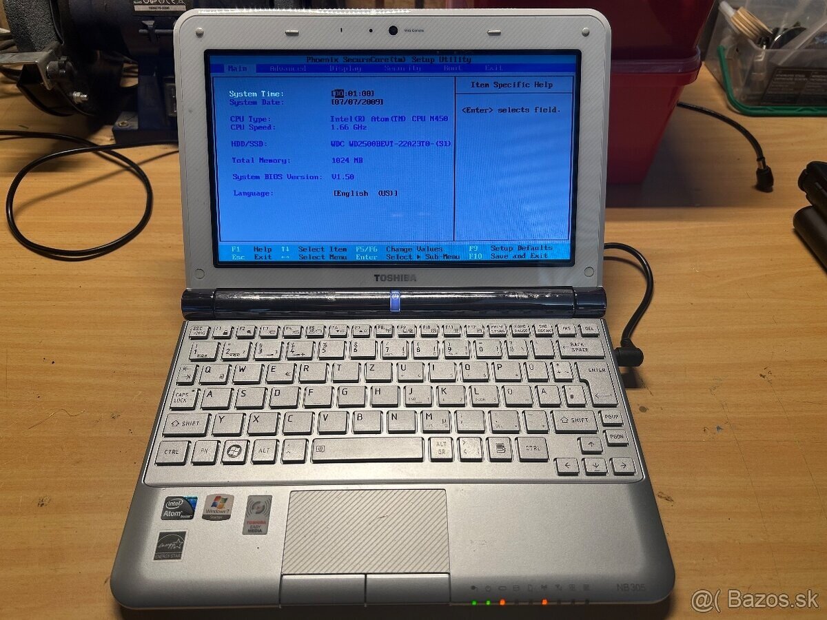 Notebooky na diely-dokončenie,všetko spolu,2 krabice za 50e