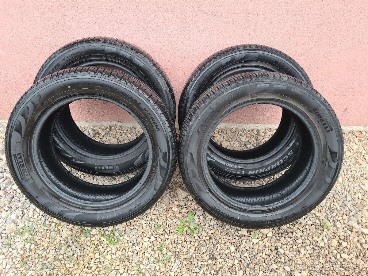 255/55 R19 Pirelli Scorpion Verde All Season