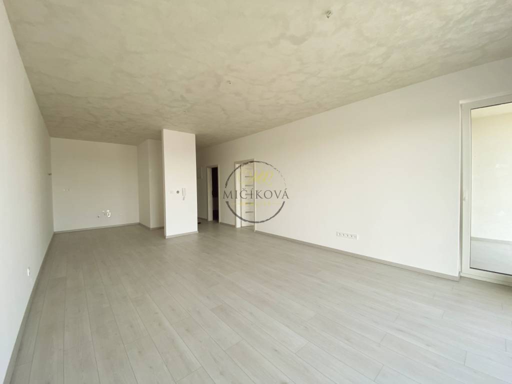 Dvojizbový byt s terasou 11,59 m2 v meste Galanta