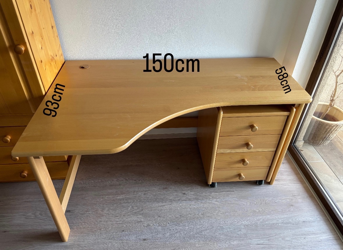 Písací stôl z masívneho bukového dreva