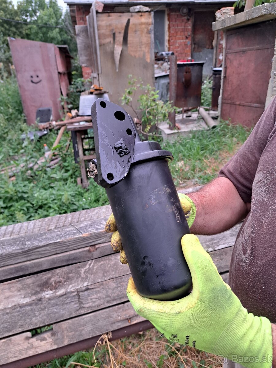 Olejovy filter na V3S_M2