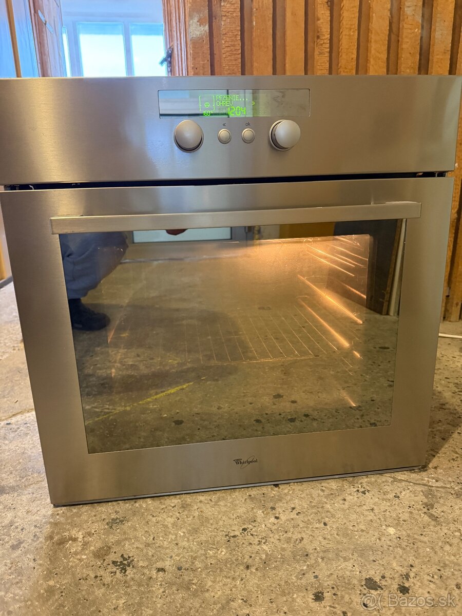 Predám vstavanú rúru Whirlpool AKZ 319/IX/02