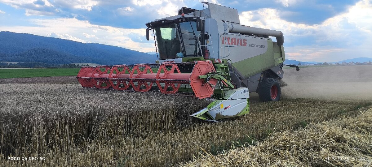 Žatevne práce kombajnom claas lexion