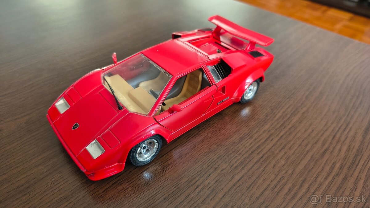 Lamborghini Countach 1:24