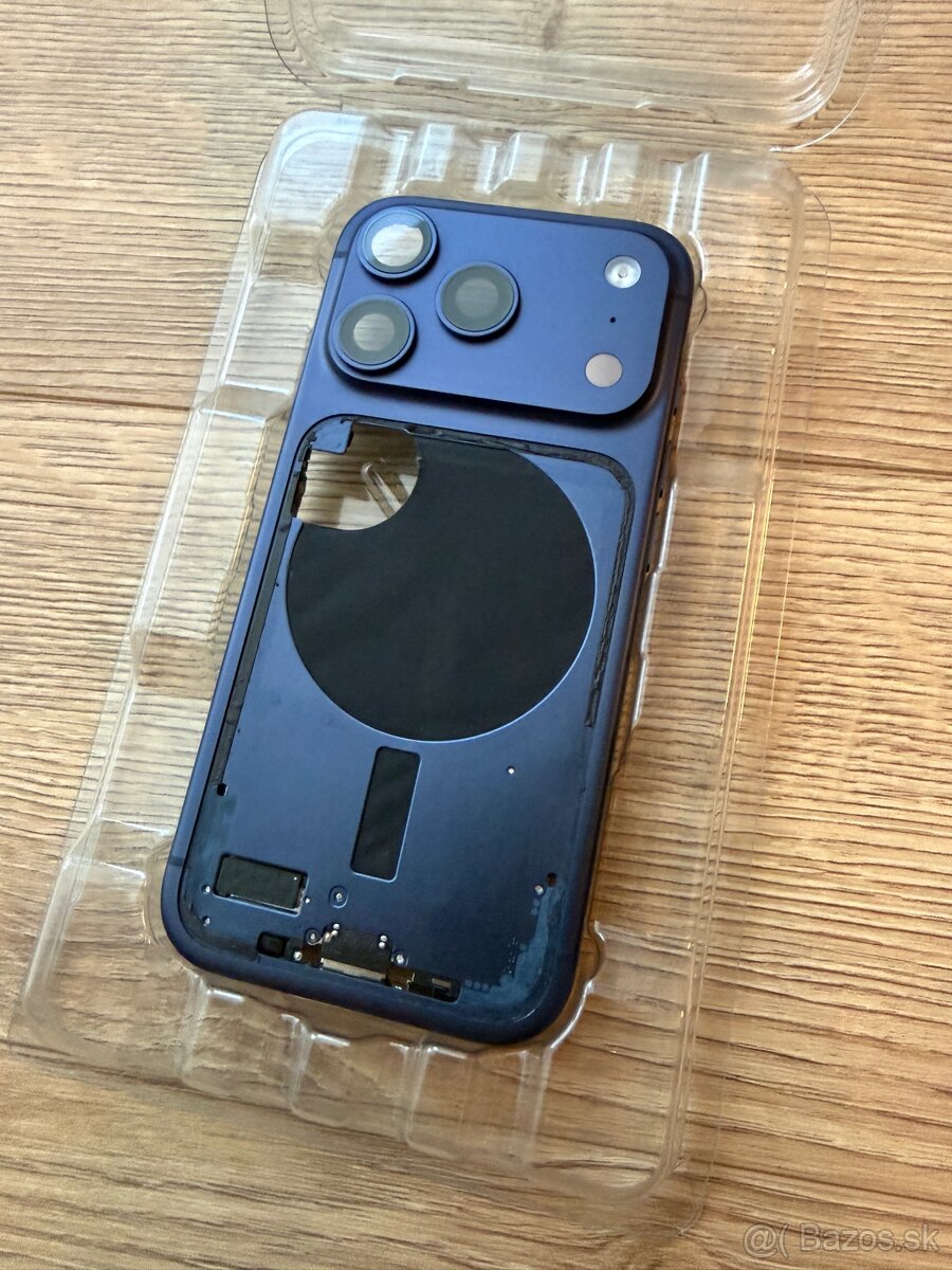 Ram pre iphone 17 Pro Blue