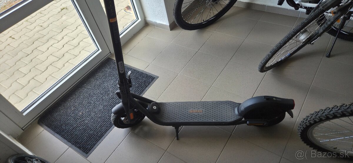 Elektrická kolobežka Segway Ninebot