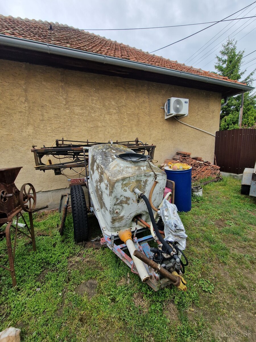 Postrekovač za traktor