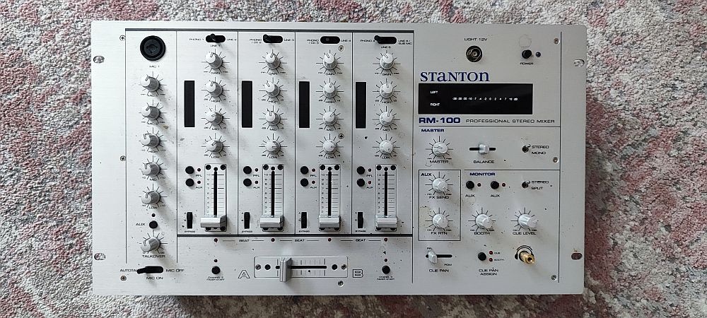 Stanton RM-100 4ch DJ Mixer