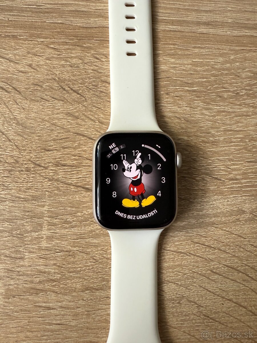 Apple Watch SE GPS (2023) 44mm svetlé - remienok M/L
