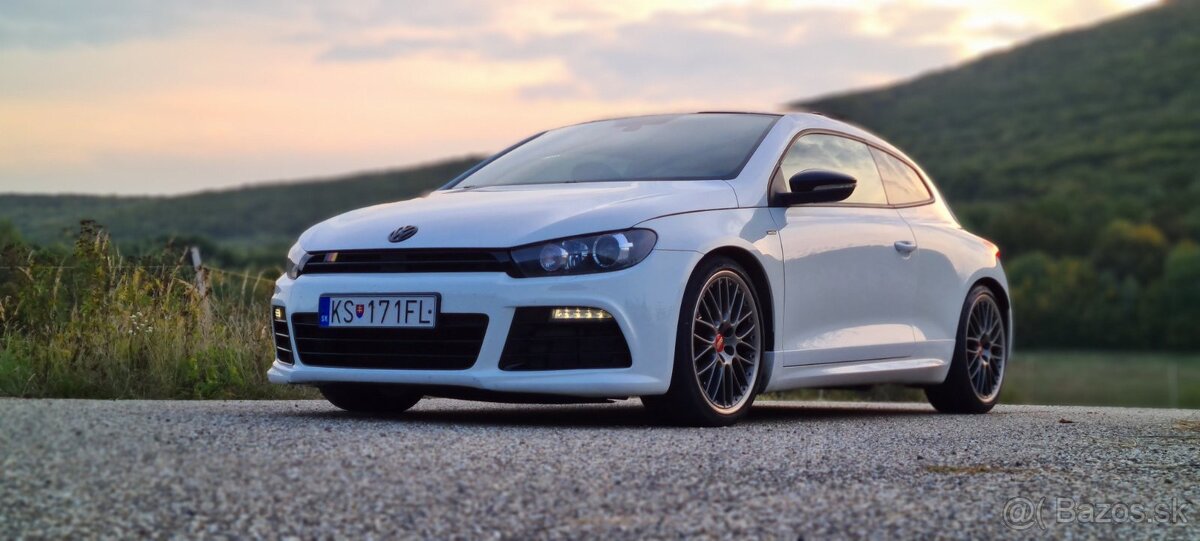 VW Scirocco 2.0 TDi 125 kW, 2013, R-line úprava, TOP stav