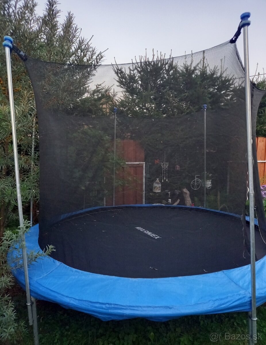 Trampolína