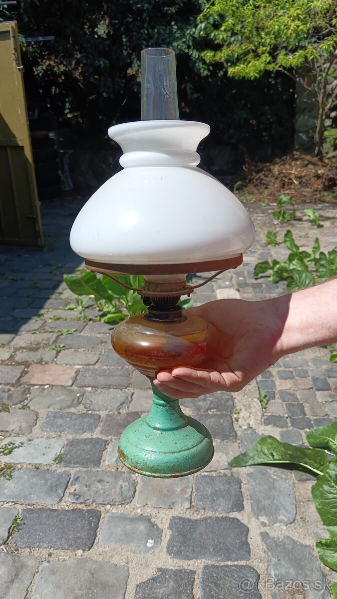 Stará petrolejová lampa