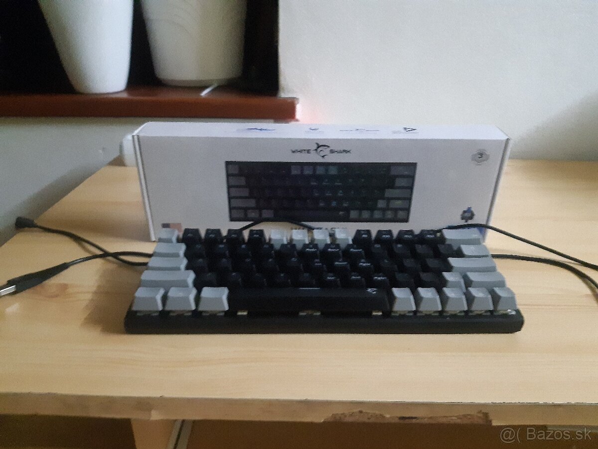 Klavesnica white shark wakizahsi