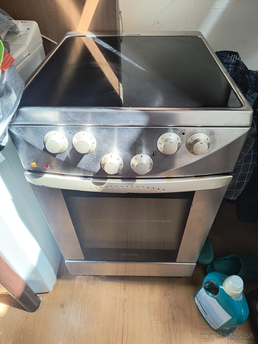 Sporák Gorenje sklokeramický 50cm