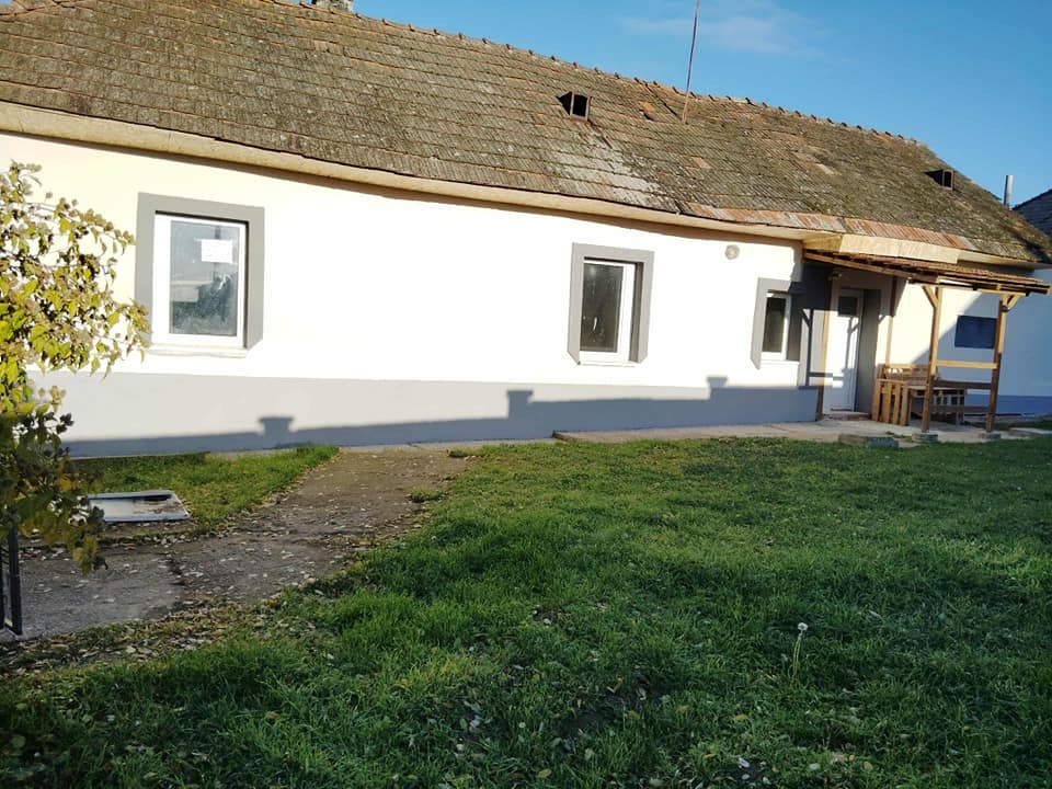 Na predaj rodinný dom so začatou rekonštrukciou v Bátorových