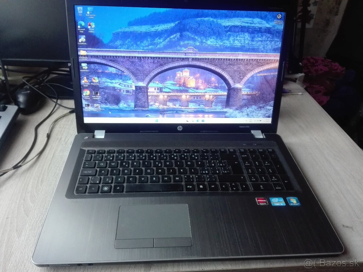 HP ProBook. Intel - i5. 8 GB. 17,3"HD+.640 GB.
