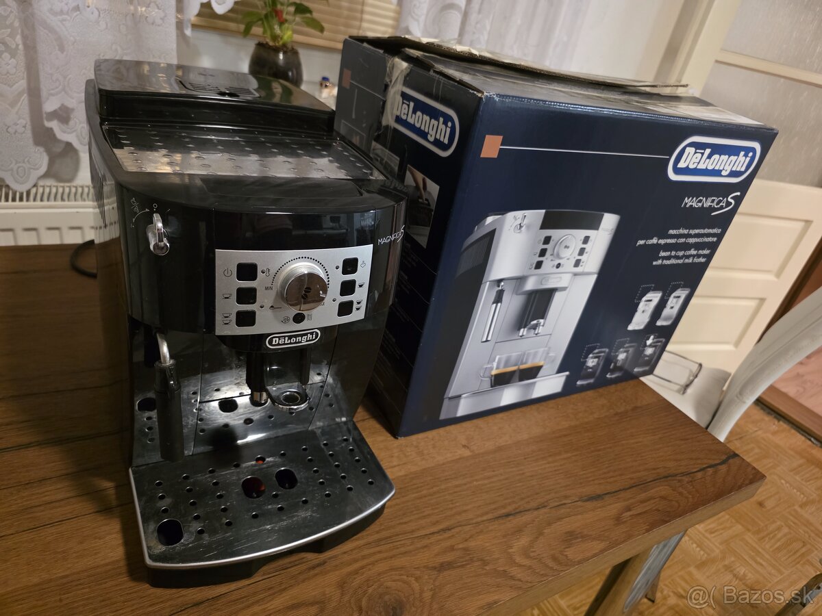 Delonghi Magnifica S ECAM 22.115.B kávovar v 100% stave