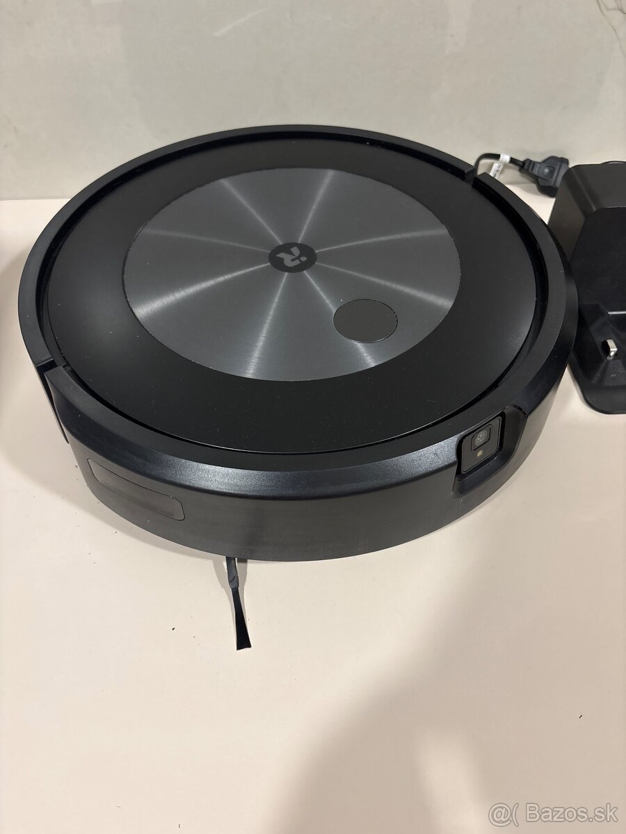 iRobot Roomba j7 čierny Robotický vysávač