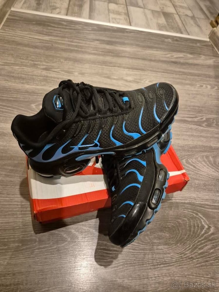 Predam skoro nove Nike TN