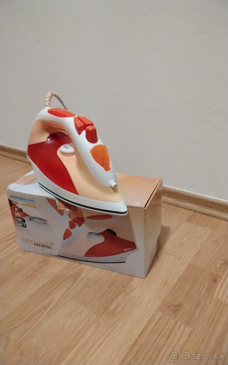 Orava naparovacia žehlička