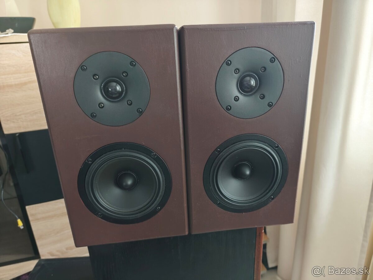 -- Predám regálovky Concerto s výborným prednesom --