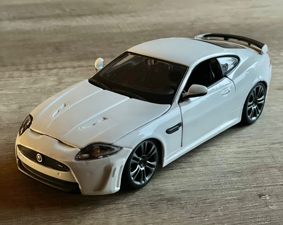 Jaguar XKR-S 1:24